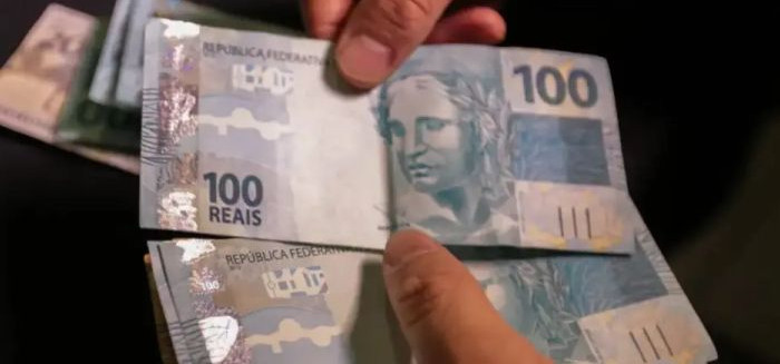 Novo salário mínimo em SC supera o nacional e terá pagamento retroativo