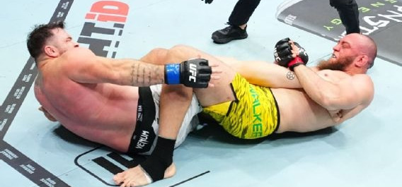 Valter Walker quase arranca pé de inglês