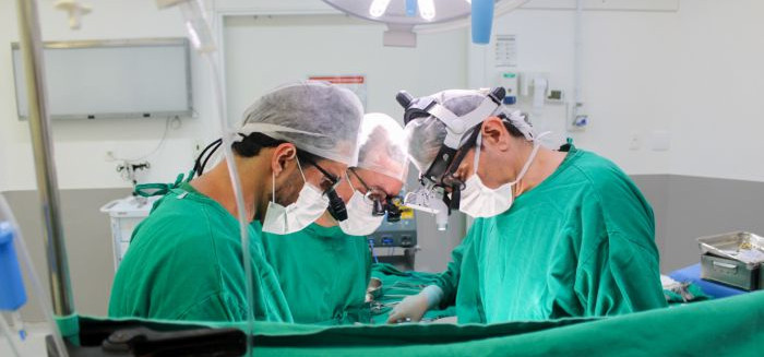 Bebê de seis dias passa por cirurgia cardíaca inédita pelo SUS em Blumenau