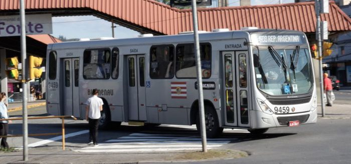 Ônibus têm novos horários e ajustes em linhas a partir desta semana