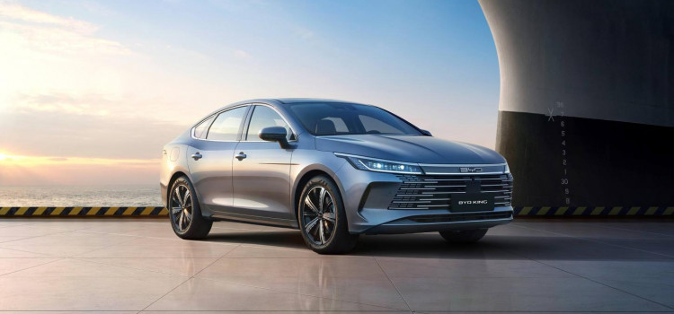 Marcas chinesas dominam interesse e buscas por carros dobram em SC