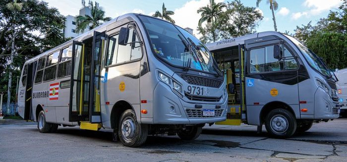 Novos micro-ônibus com ar-condicionado começam a circular