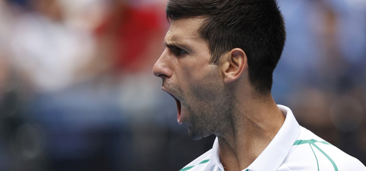 Djokovic atropela Ito e avança na Austrália
