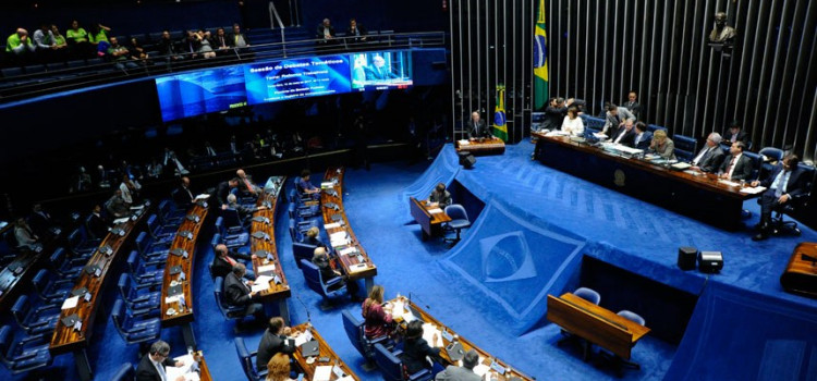 Reforma trabalhista, clima e Soberania são discutidos no Senado