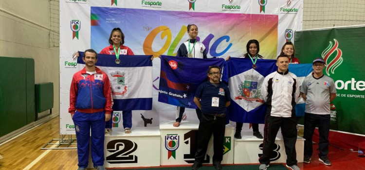 Karatê de Guabiruba conquista duas medalhas no campeonato Olesc