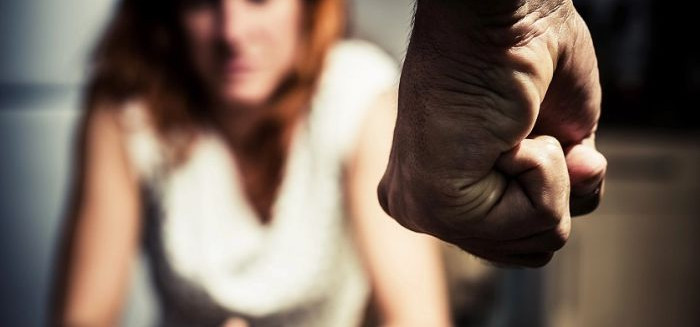 Homem é preso após agredir companheira no Testo Salto