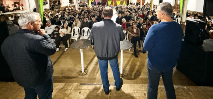 Jovino Cardoso mobiliza cerca de mil pessoas em grande encontro