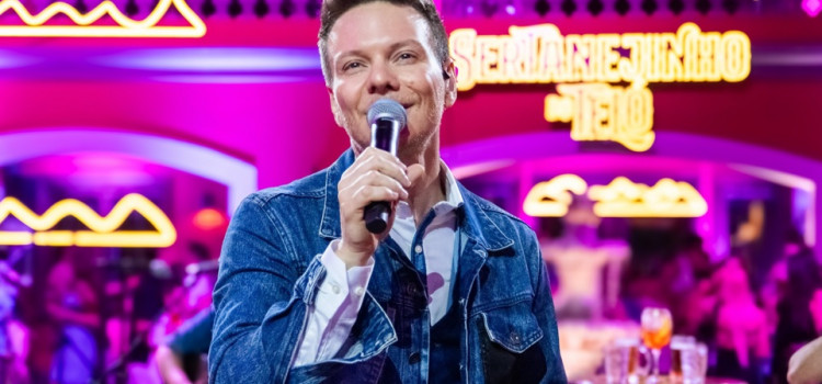 Michel Teló apresenta show em Itapema