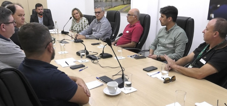 Clima tenso entre Furb e prefeitura na Câmara