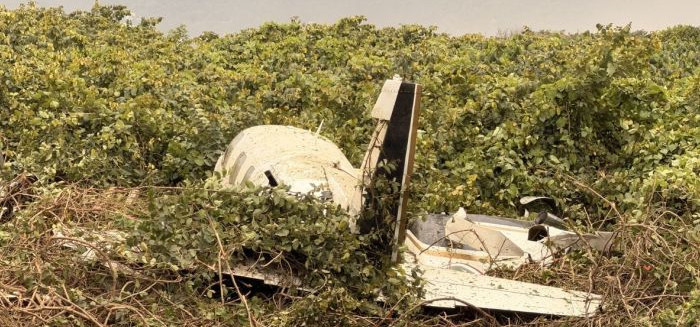Avião cai na praia em Navegantes após pane no motor