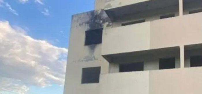 Justiça determina internação de adolescentes que arremessaram cão de prédio