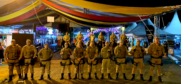 PM policia a 14ª Festa Nacional do Steinhaeger