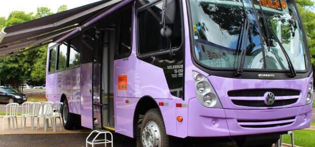 Ônibus lilás orienta mulheres sobre violência