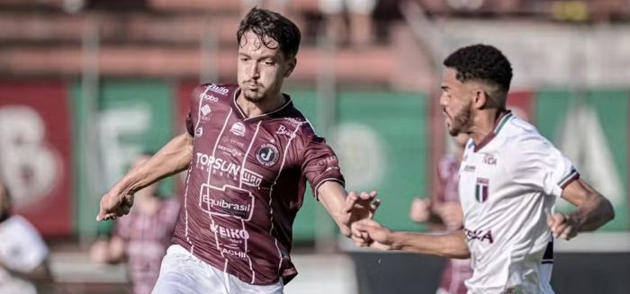 Blumenau vence Juventus fora de casa e assume liderança da Série B