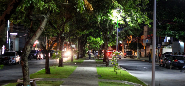 Cerimônia marca a adesão de novas parcerias do projeto Adote uma Praça