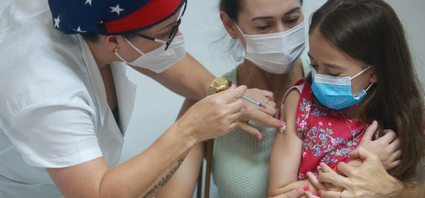 SC inicia vacinação de crianças e adolescentes de 6 a 17 anos 