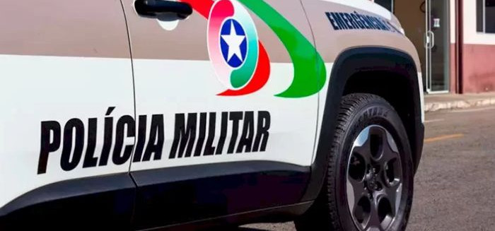 Homem morde policial durante ação da PM e acaba preso em Blumenau