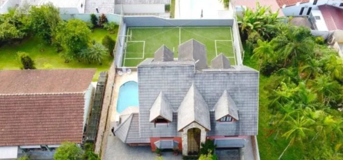 Castelo em área nobre de Blumenau vai à venda por R$ 2,8 milhões