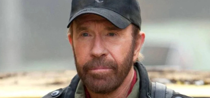 Stallone, Van Damme e Schwarzenegger prestam homenagens a Chuck Norris