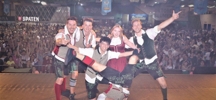 Oktober abre espaço para grupo de dança alemã