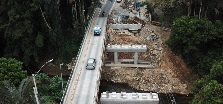 Construção da nova ponte na Rua Paraíba entra em reta final