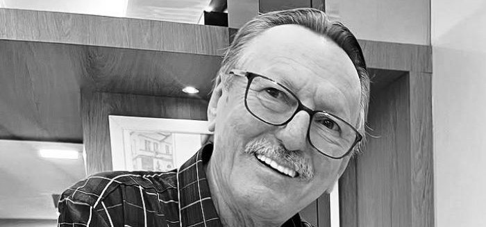 Blumenau se despede de Jorge Luis Waldrich, proprietário da Óptica Heusi