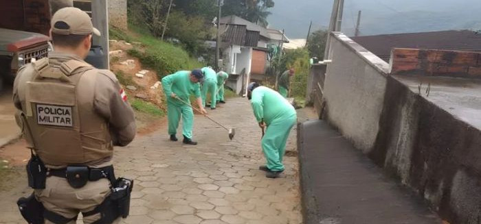 Presos trabalham no Samae e geram economia de 60% para Blumenau