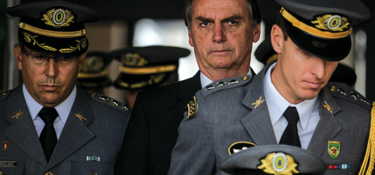 Militares farão desfile de blindados por Brasília com Bolsonaro
