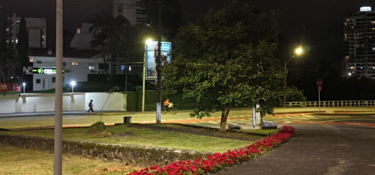 Modernização da iluminação reforça segurança na Praça do Estudante
