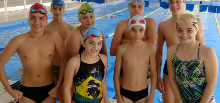 Natação participa do Sul-Brasileiro Infantojuvenil em Porto Alegre