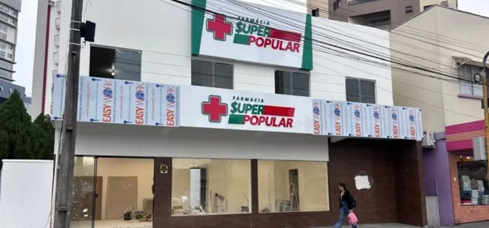 Pizzaria Caxia dá lugar a farmácia