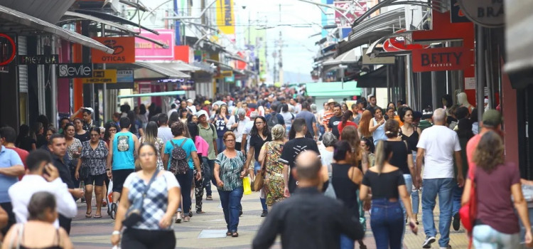 Vendas do comércio caem 1,4% em junho