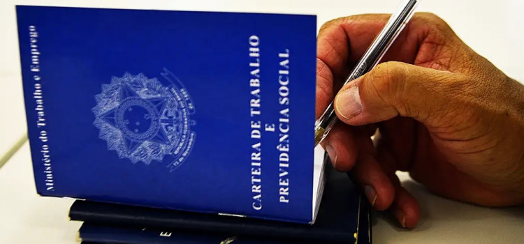 Taxa de desemprego em agosto fica em 5,6%