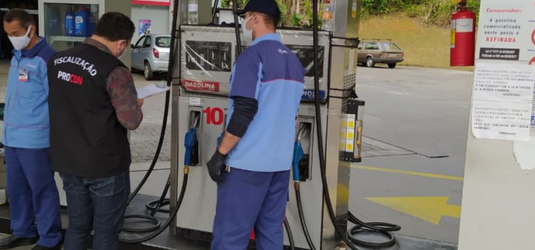 Procon de Blumenau monitora postos de combustíveis