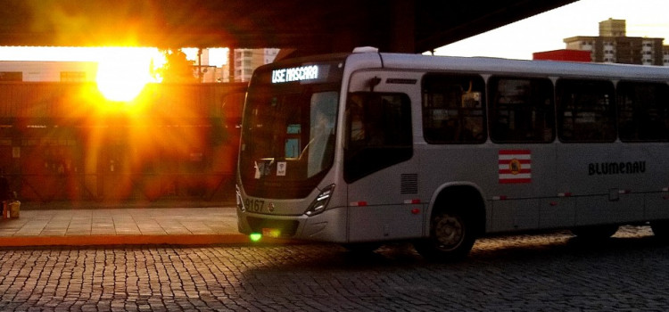ABSURDO: passagem de ônibus aumenta para R$ 5