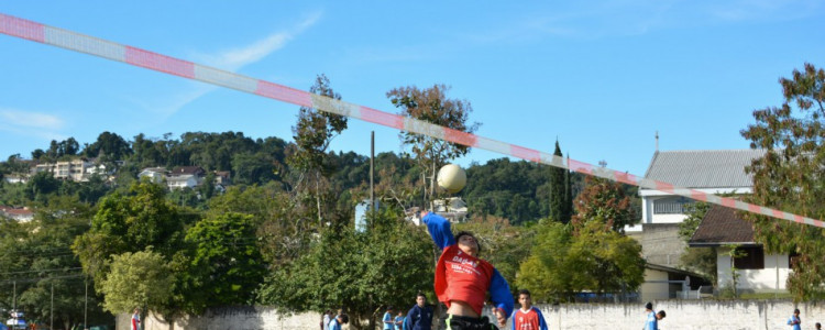 Jogos Escolares de Punhobol ocorrem nesta terça-feira