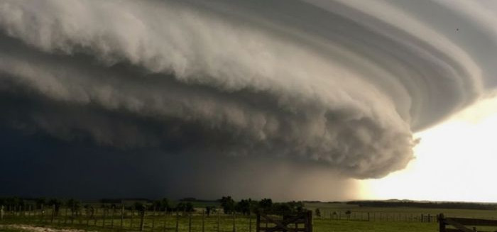 Ciclone extratropical coloca SC em alerta para ventos de 100 km/h