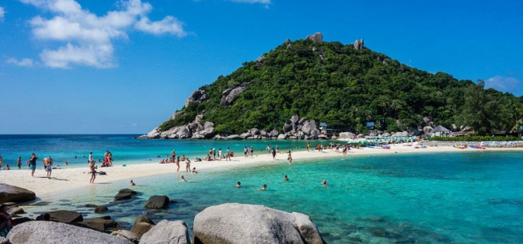 Tailândia recebe turistas vacinados em quatro ilhas turísticas
