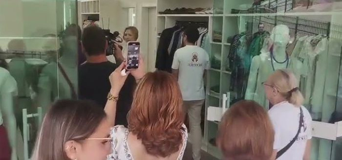 Ação social da catedral volta à rua XV de Novembro um ano após incêndio