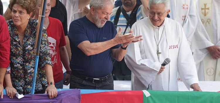 Culto à personalidade se torna pior mal do século XXI