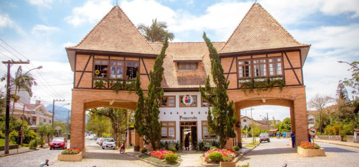 Pomerode proíbe panfletos nas ruas e prevê multa de R$ 3 mil