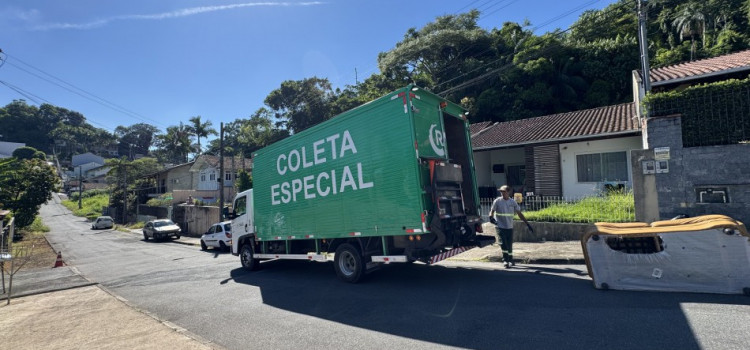 Blumenau recolhe 104 toneladas de móveis e eletrodomésticos em janeiro