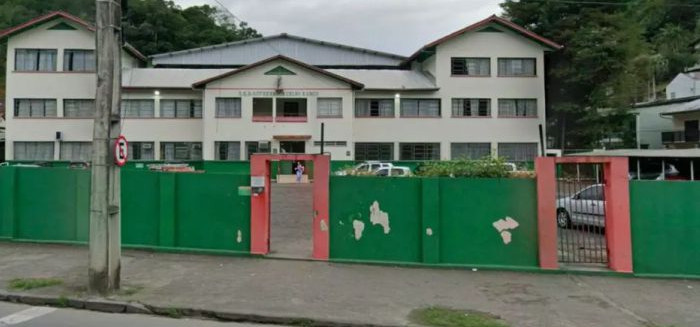 Vazamento de gás mobiliza bombeiros e evacua escola no Garcia