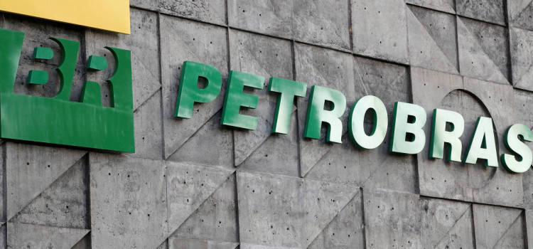 Petrobras tem lucro recorde no 4º trimestre