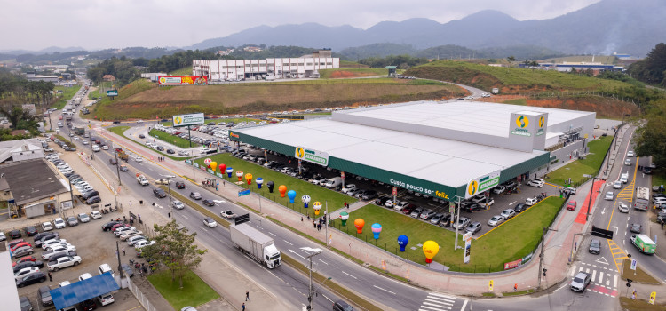 Cooper inaugura primeira loja no formato atacarejo em Blumenau