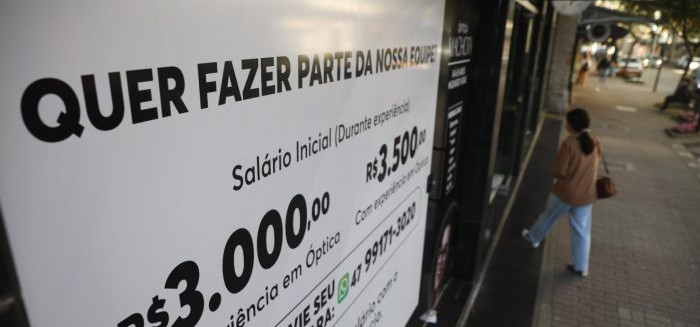 Sindivagas facilita contratações no comércio de Blumenau e região