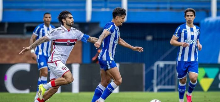 Avaí renova esperança na Série B após tropeços de rivais diretos