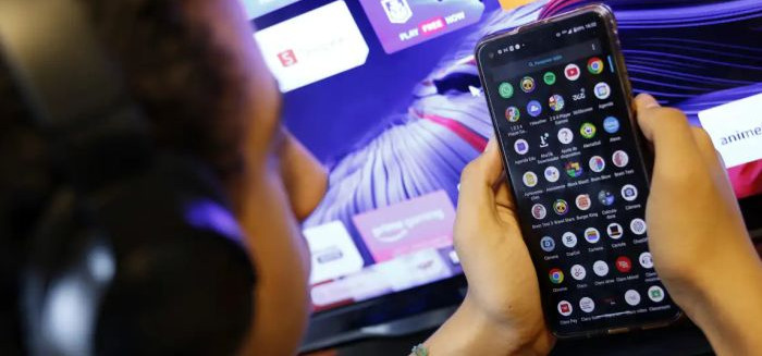 Projeto quer proibir uso de redes sociais por menores no Brasil