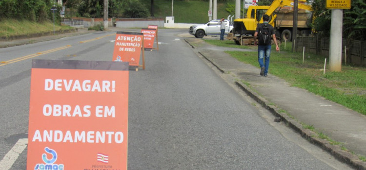 Obra de melhoria no acesso ao Samae altera trânsito na Rua Bahia