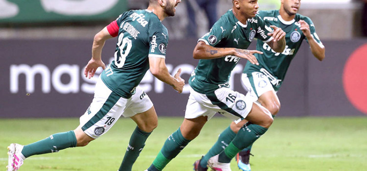 Palmeiras supera Nacional-COL nos pênaltis